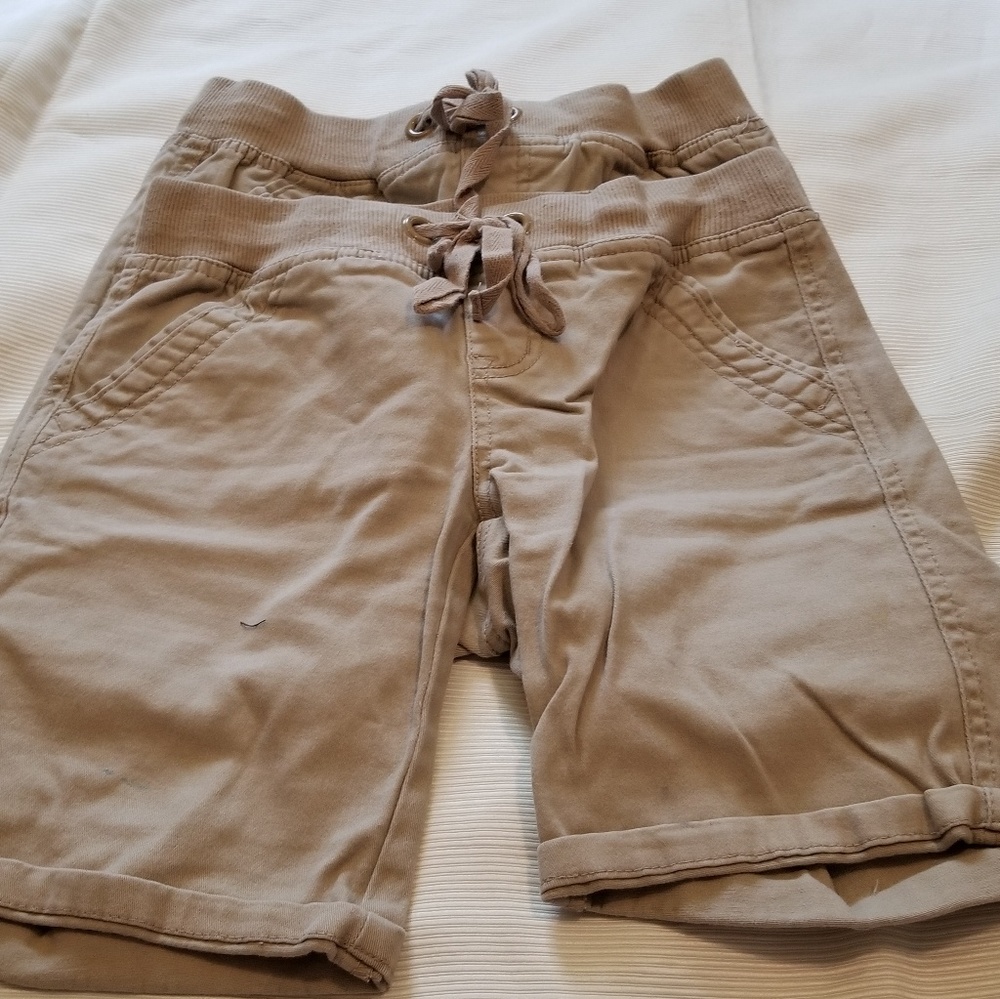 Girls khaki shorts